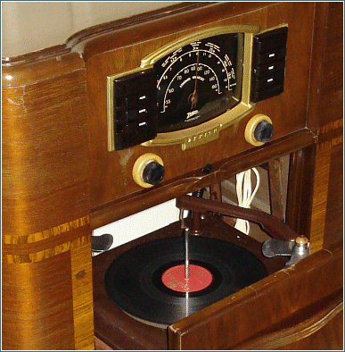 1942 ZENITH model 7S682 Radio Phonograph AFTER Restoration Gallery